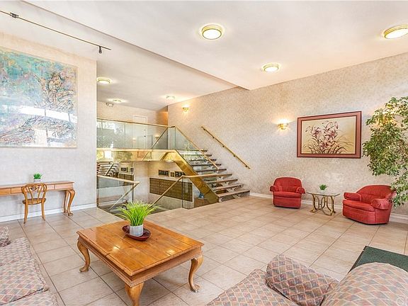 2nd image of 4915 Tyrone Ave APT 122