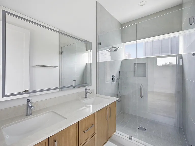 4605 Belmont Ave #202 — Photo 22