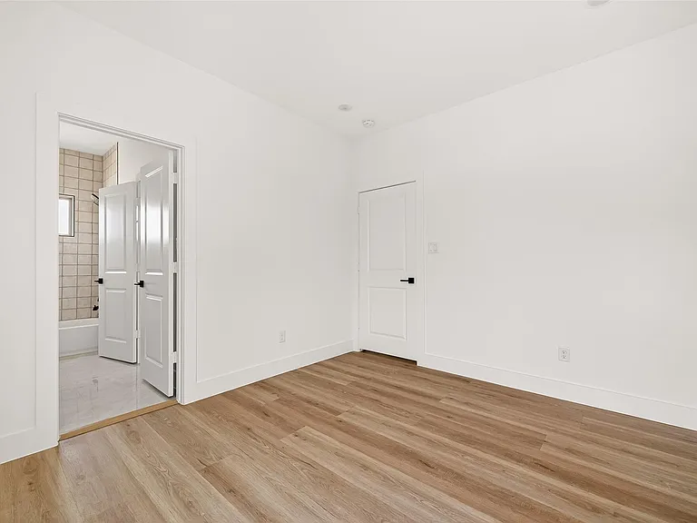 7422 Maxroy St — Photo 31
