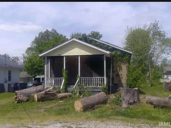 331 S Gibson St, Oakland City, IN 47660