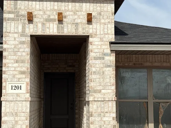 1201 Cottonwood Ave, Wolfforth, TX 79382