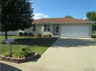 1221 Lacy Dr, Lebanon, MO 65536