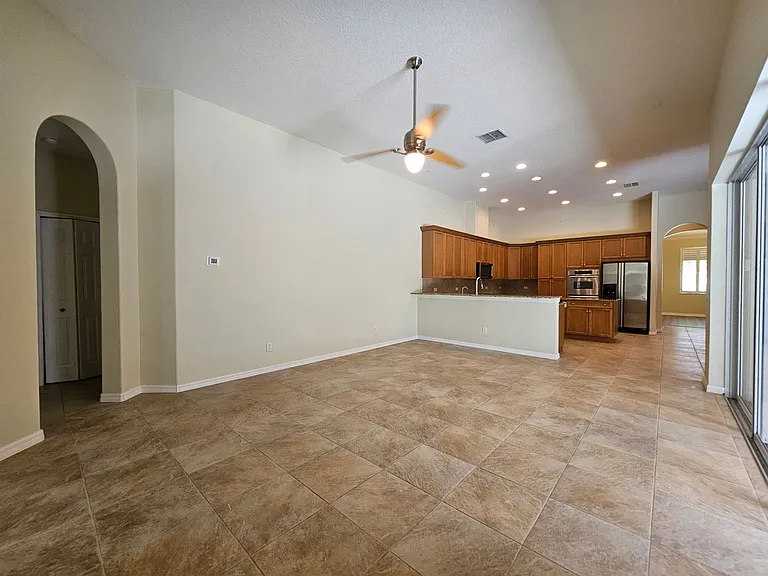 1107 Oxbridge Dr — Photo 41