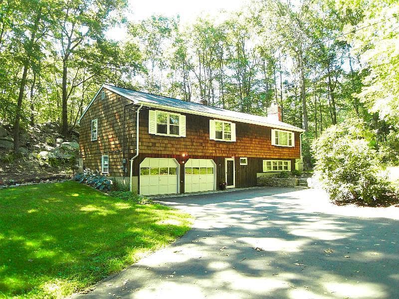 25 Cedar Hill Front