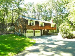 25 Cedar Hill Rd, Newtown, CT 06470