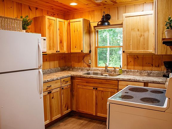 5th image of 15088 Shady Oak Ln