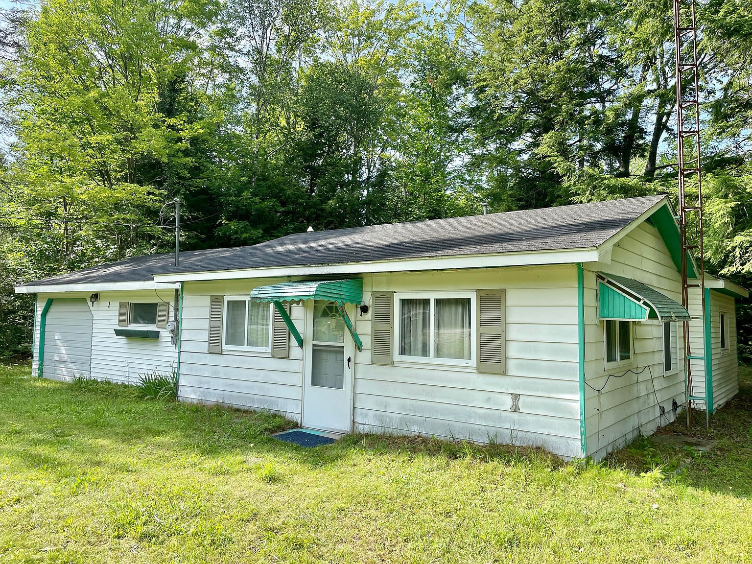 917 E Devereaux Lake Rd, Indian River, MI 49749 Zillow