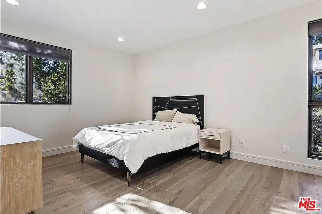 16132 Alcima Avenue - 1 — Photo 4