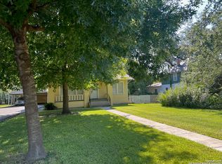 422 N Park St, Uvalde, TX 78801