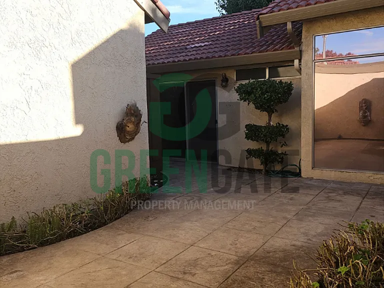 3557 Claremont Ave — Photo 24