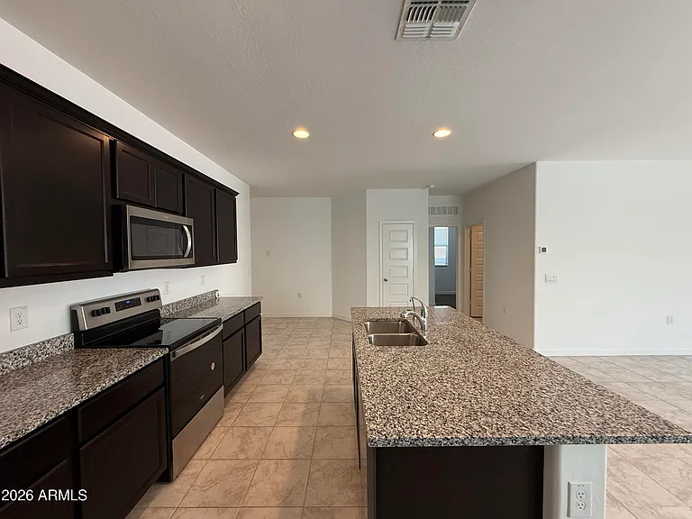 2474 W Sable Ave — Photo 14