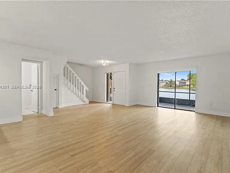 6745 NW 169th St #Townhouse G — Photo 2
