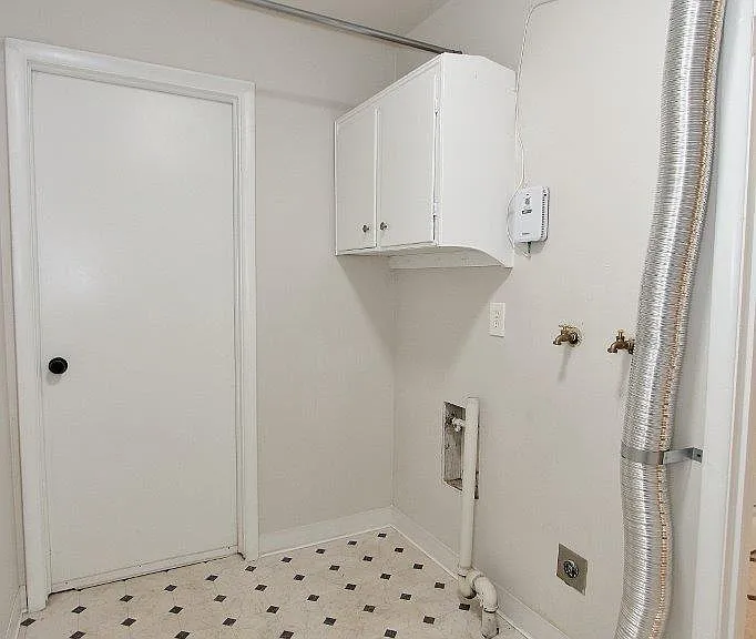 4011 W Greenbrier Dr — Photo 23
