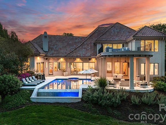 2nd image of 215 Milford Cir