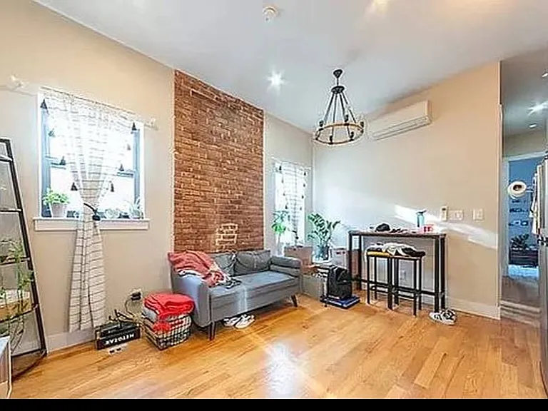 295 Bainbridge St #3B — Photo 2