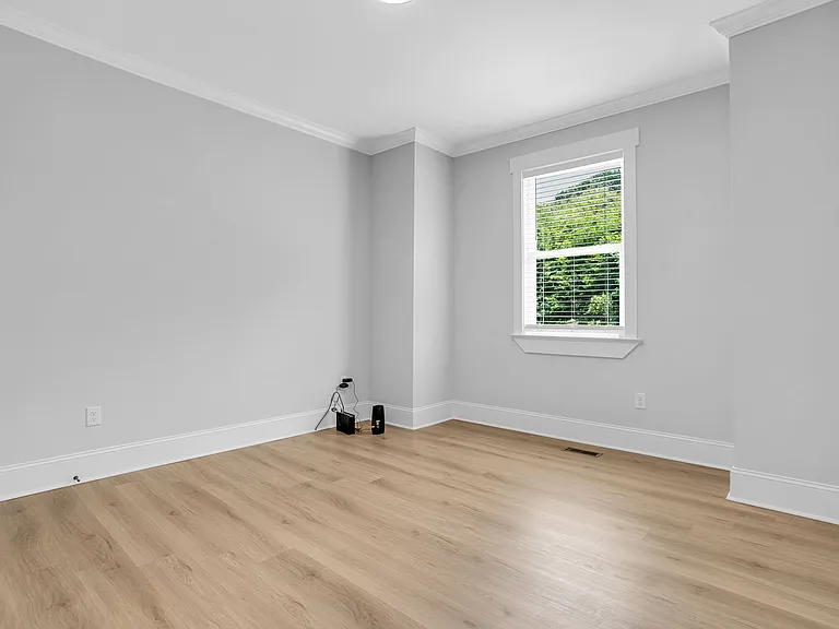108 Averill St — Photo 6