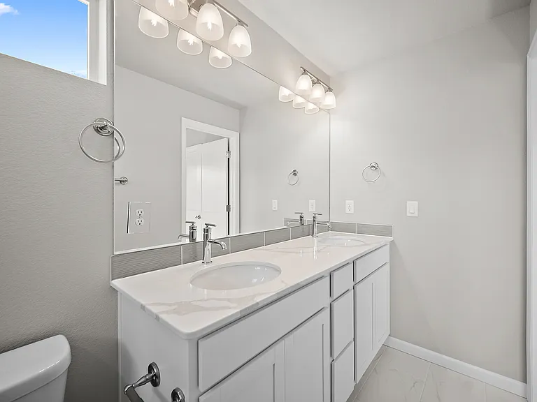 208 N Olympian Dr — Photo 25