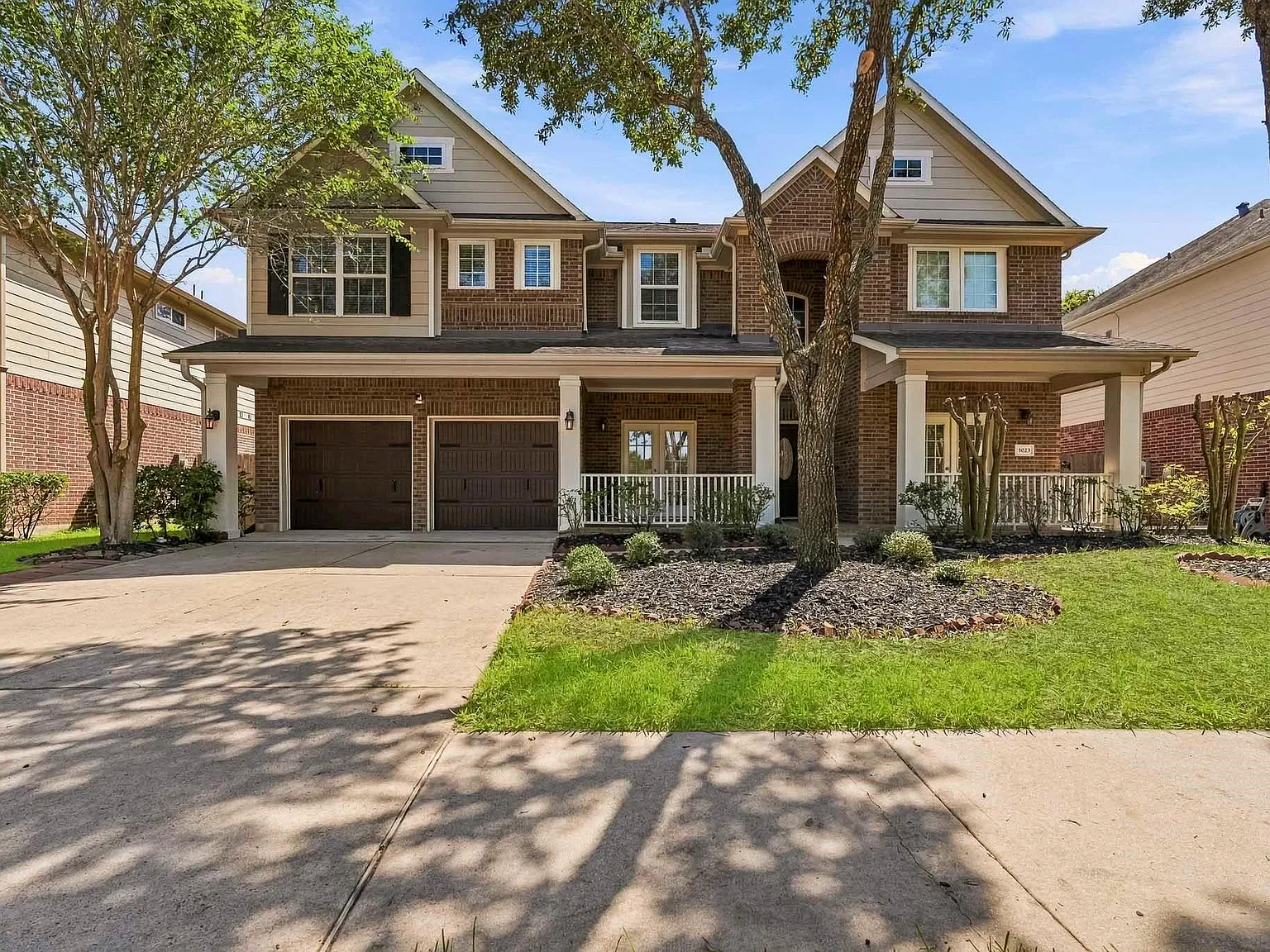 5 bed, 3.5 bath, 4701 sqft, $3,750 — Photo 2