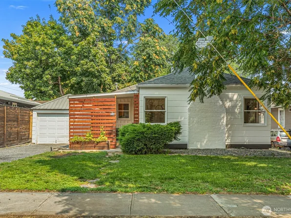 938 Washington St., Wenatchee, WA 98801