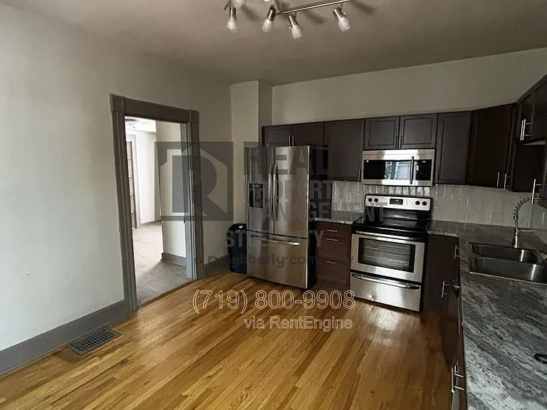 410 W 13th St — Photo 12
