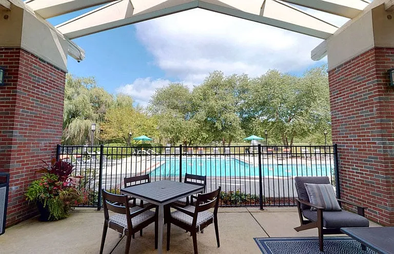 Butterfield Oaks Apartments — Photo 22
