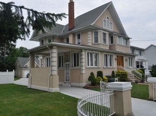 182 Ray St, Freeport, NY 11520