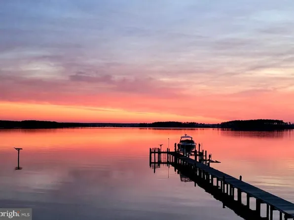 46055 Sheaffer Ln, Piney Point, MD 20674