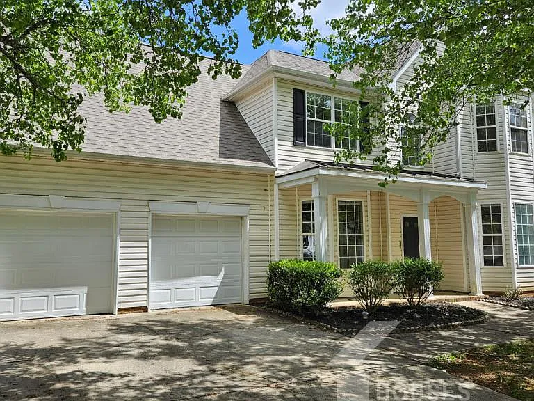 210 Stapleford Park Dr — Photo 1