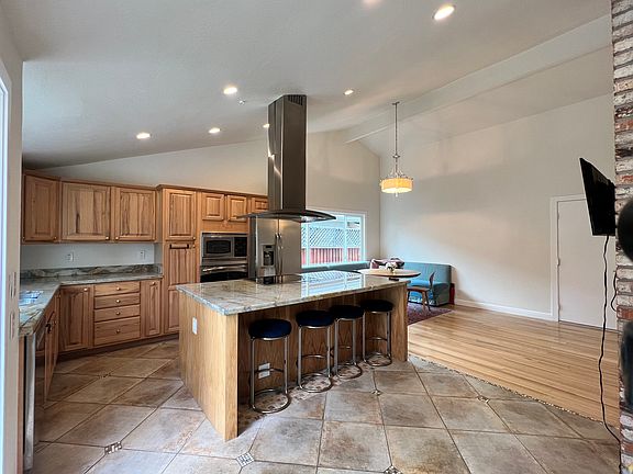 5th image of 881 Fieldwood Ct
