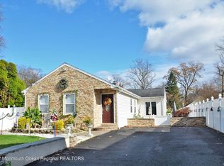 22 Weaverville Rd, Freehold, NJ 07728