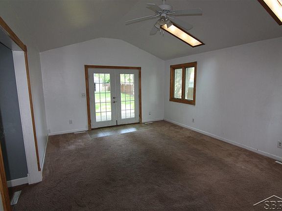 5th image of 156 Robinhood Dr