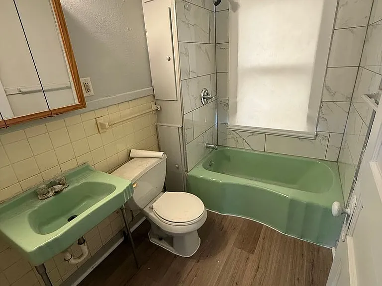 415 George St — Photo 9
