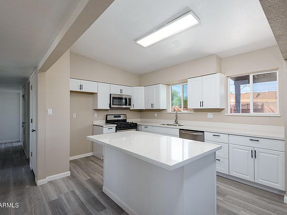 3rd image of 1161 N Palo Verde Ln