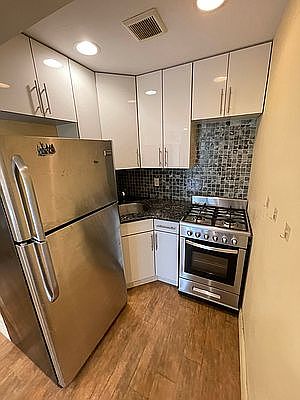 2nd image of 110 W 129th St APT 5R
