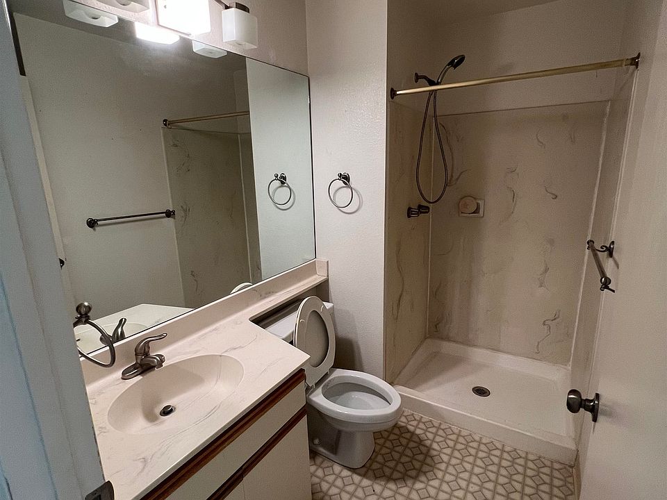 2nd image of 160 Keonekai Rd APT 17-203