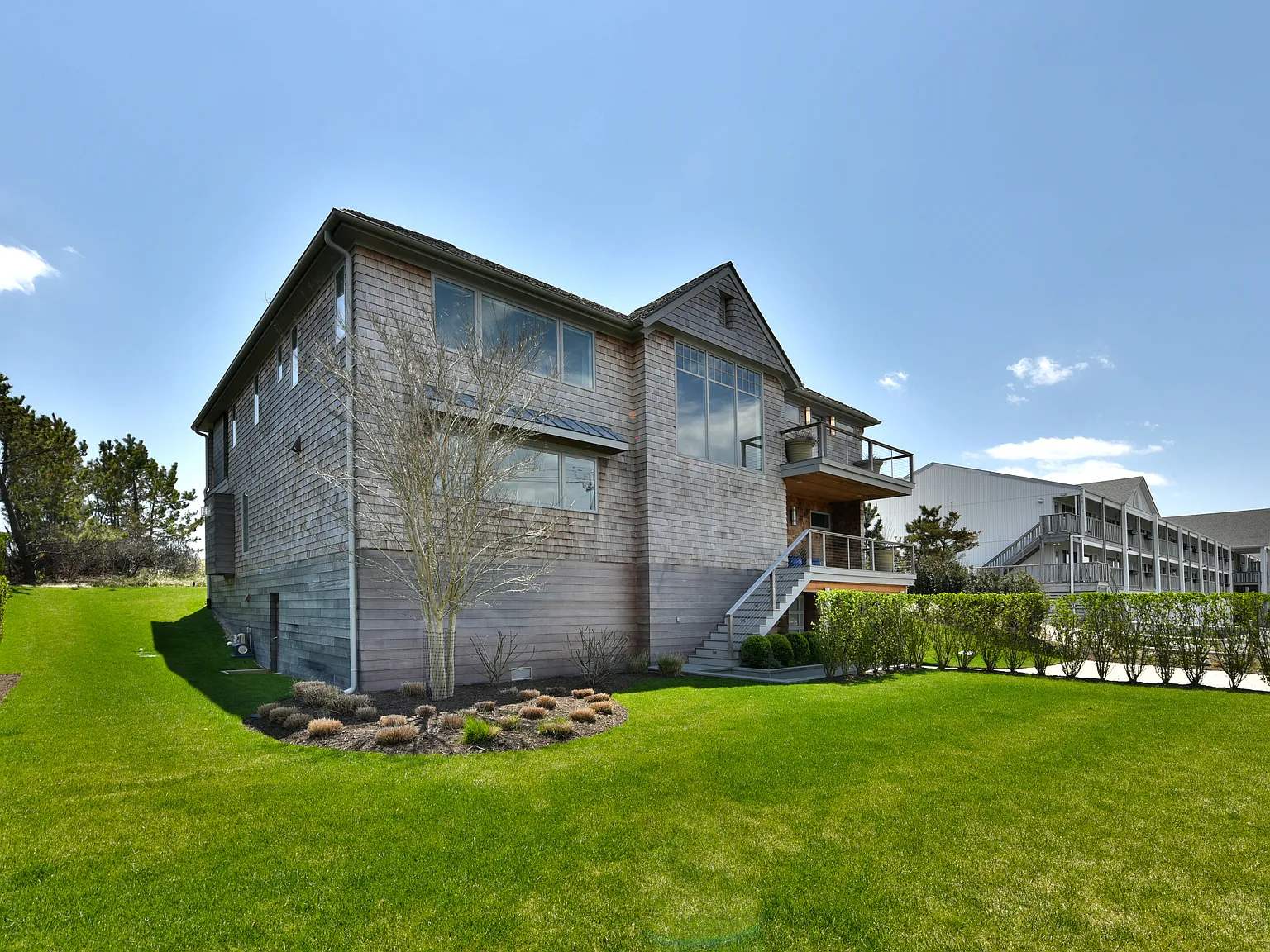 Oceanfront Sanctury — Photo 3