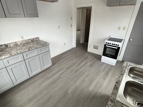 404 & 404-1/2 W Plain St, Minerva, OH 44657