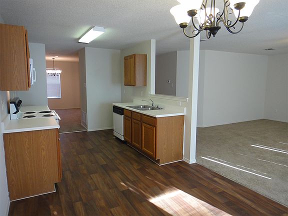 5th image of 2513 Eastwood Dr