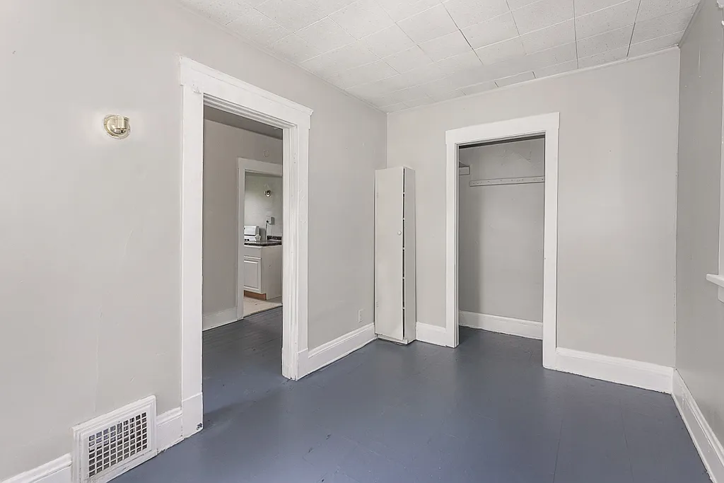 1 bed, 900 sqft, $799 — Photo 4