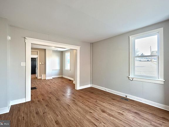 5th image of 220 Grantley St