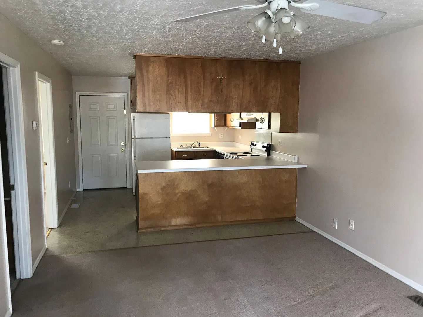 264 -G1 - Mountain View Apartments — Photo 2