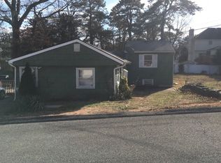 1424 Amsterdam Ave, Toms River, NJ 08757
