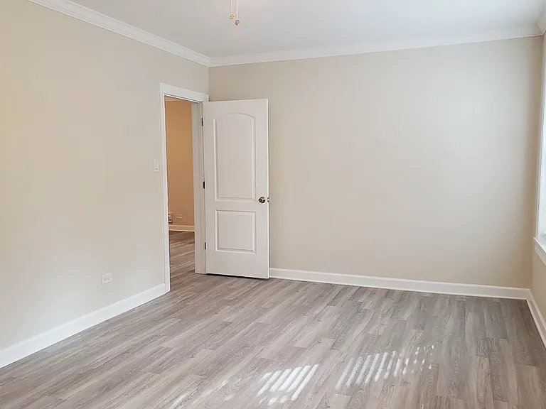 4220 N Clark St #1 — Photo 8