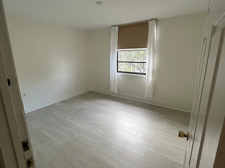 3640 Whitehall Dr — Photo 37