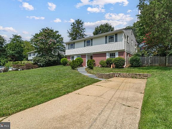 3rd image of 4600 Picot Rd
