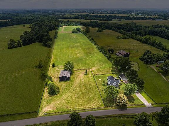 2nd image of 2485 Curtis Pike