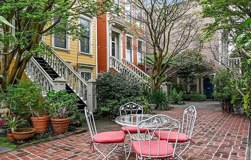 1 bed, 1.0 bath, 745 sqft, $4,000 — Photo 2