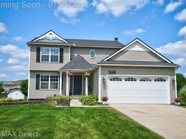 1467 Manistee Dr, Grand Blanc, MI 48439