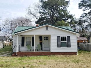 907 E Pope St, Dunn, NC 28334