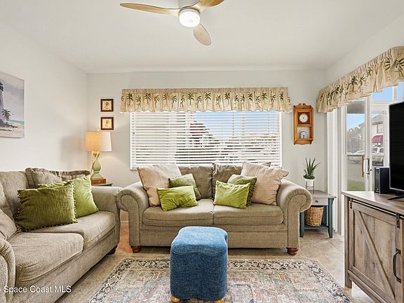 5th image of 544 Beach Park Ln #V231
